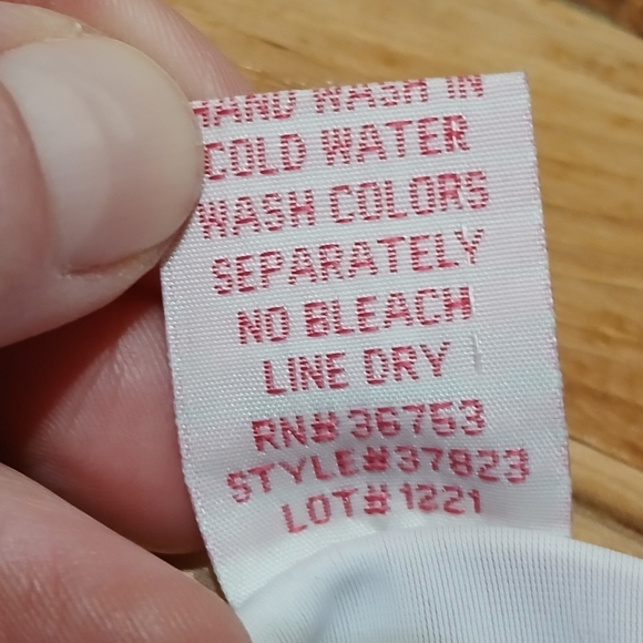 Girls bundle of 2 swimsuits 4T - Picture 5 of 9